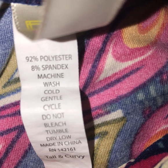 Lularoe tall and curvy modern print leggings - Picture 4 of 5